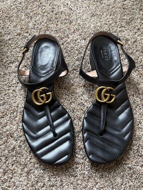 Gucci GG Marmont Charlotte Leather Thong Sandals Black 38.5 w/ Box Dust Bags